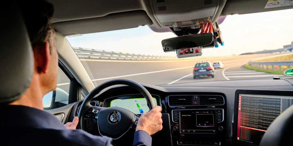 Wie sprechen Autos künftig in Echtzeit miteinander?