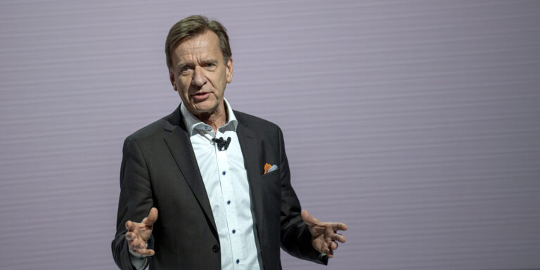 Volvo-CEO überraschend gefeuert – 74-Jähriger Ex-CEO übernimmt