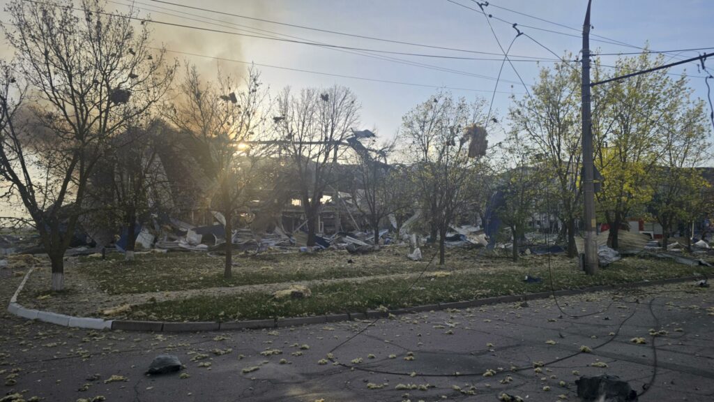 Russian airstrikes hit central Kherson