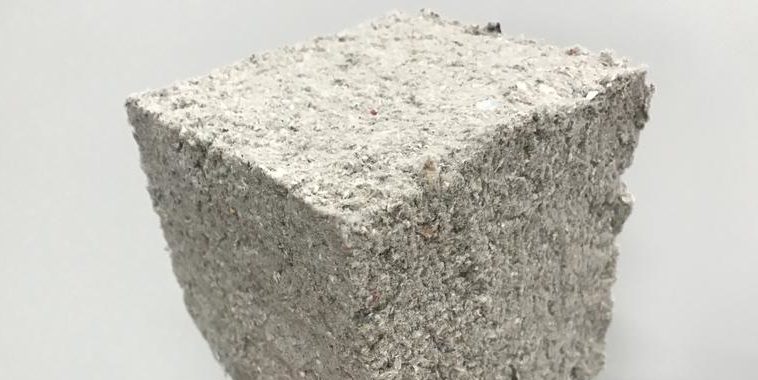 Feuerfeste Dämmung aus Altpapier zum Einblasen