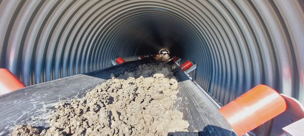 KI sortiert Aushub beim Tunnelbau automatisch