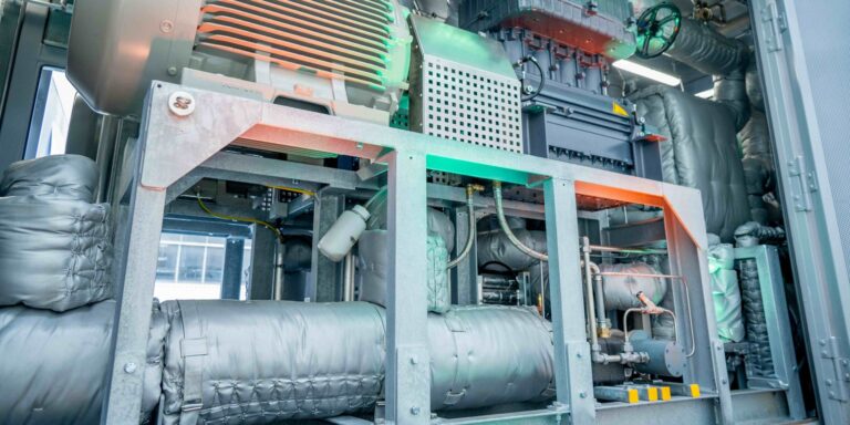 120 Grad aus Abwärme: Wärmepumpe ersetzt Erdgas in Papierfabrik