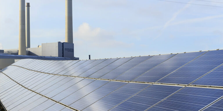 Deutsche Umwelthilfe rüffelt Bundesregierung: „Solarbranche in prekärer Lage“