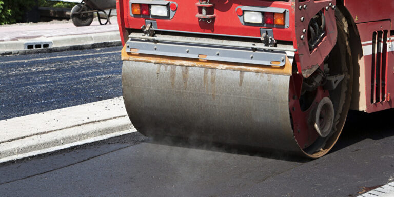 Grüner Asphalt: Neuer Straßenbelag hält CO₂ zurück