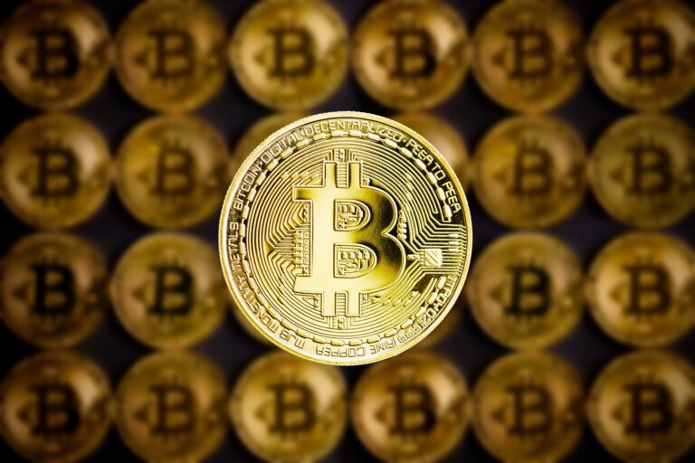 Bitcoin „vaporisiert den Nasdaq“! BTC-Kurs überholt Aktien fulminant – Prognose: Beginnt jetzt die Oster-Rallye?