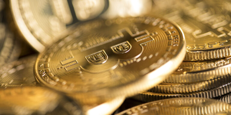 Bitcoin: Wale kaufen „wie niemals zuvor“ – und auch Trump sorgt für Furore! Prognose: Wird April zum besten Monat für den Kurs?