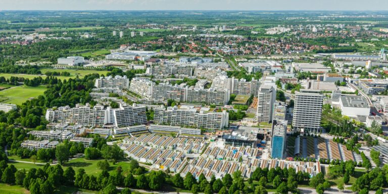 PV trotz Denkmalschutz: So wird das Olympiadorf in München klimafit