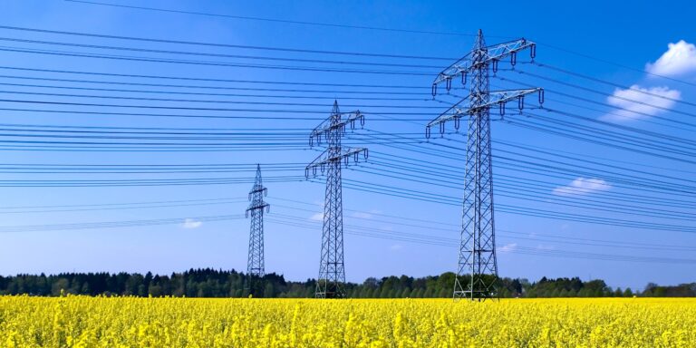 Wie funktionieren eigentlich Hochspannungsleitungen?