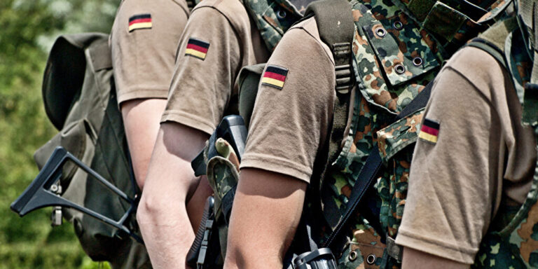 „Bundeswehr steht blank da“: Soldaten haben nicht einmal dicke Jacken