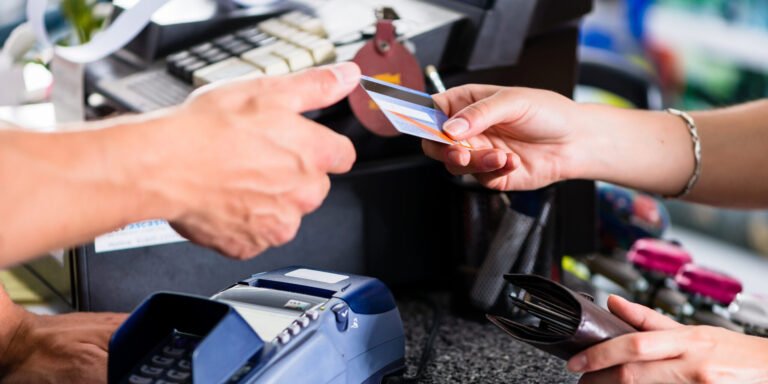 Kartenakzeptanz oder Cash Only? Was Verbraucher wirklich wollen