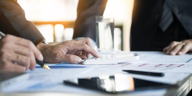 Kostet Bürokratie mehr als Innovation?
