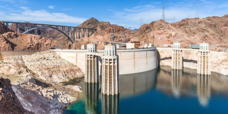 Hoover Dam: Gigantische Staumauer in der Wüste