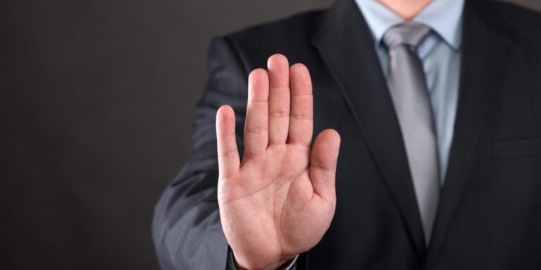 Vom Traumjob zur Falle? Diese Warnsignale sollte jeder kennen