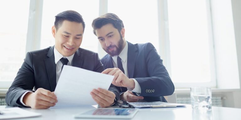 Erster Arbeitsvertrag: Darauf gilt es unbedingt zu achten