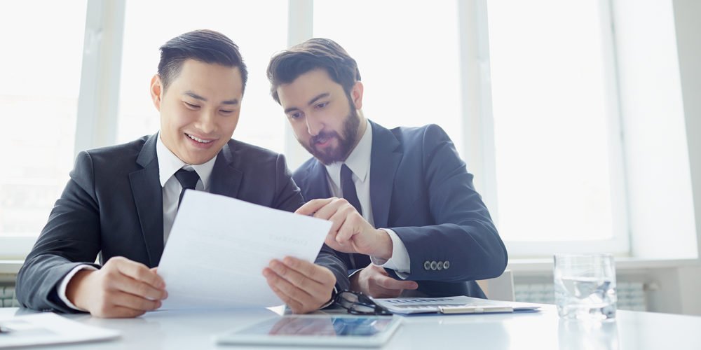 Erster Arbeitsvertrag: Darauf gilt es unbedingt zu achten