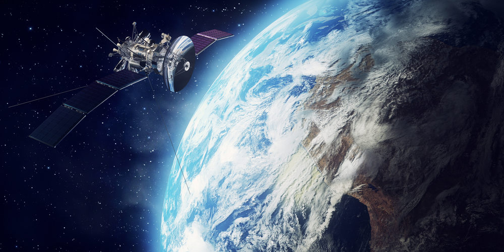 Musterbild: Satellit vor Erde