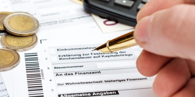 Weniger netto: Wer muss tiefer in die Tasche greifen?