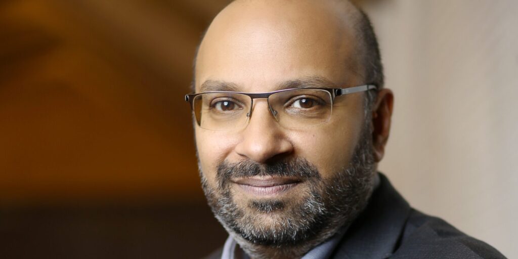 Kamal Bhattacharya ist Pro-Rektor für Forschung & Transfer, Mitglied des Senats und Professor für Informatik (Computer Science) an der
IU Internationalen Hochschule.