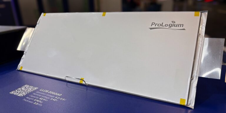 Erste E-Auto-Batterie mit 100% Silizium-Verbundanode vorgestellt