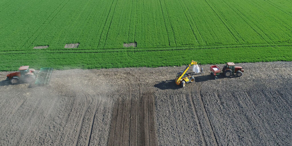 Feld wird gedüngt