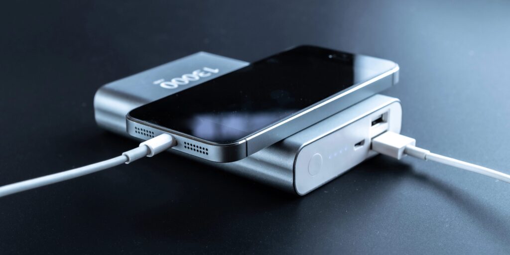 Powerbank mit Smartphone