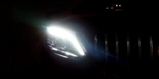 Scheinwerfer blendet